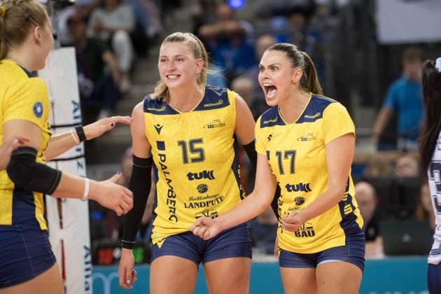 Elles Dambrink SSC Palmberg Schwerin, 15 and Vedrana Jaksetic SSC Palmberg Schwerin, 17 cheer, scream GER, Allianz MTV Stuttgart vs SSC Palmberg Schwerin, Sparda Bank Supercup 2024, VBL, season 2024 2025, 22 09 2024 GER, Allianz MTV Stuttgart vs SSC Palmberg Schwerin, Sparda Bank Supercup 2024, VBL, season 2024 2025, 22 09 2024 Stuttgart Copyright: xSandyxDinkelackerx EP_SDR