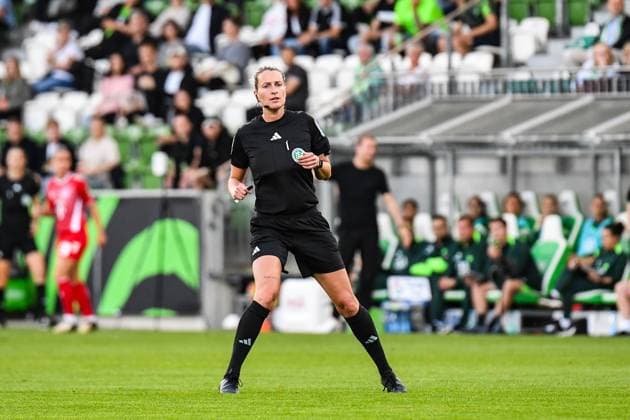 Soccer I Women I Season 2024 2025 I Bundesliga I Matchday 3 I VfL Wolfsburg 1 FC Köln I 22 09 2024 Referee Anna Lena Heidenreich officiated the match in Wolfsburg Wolfsburg AOK Stadion Niedersachsen Germany Copyright: xLobeca InesxHähnelx
