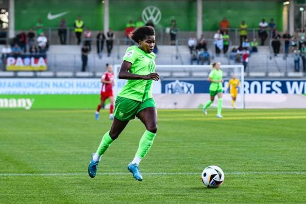Soccer I Women I Season 2024 2025 I Bundesliga I 3 Matchday I VfL Wolfsburg 1 FC Köln I 22 09 2024 Lineth Beerensteyn 9, VfL Wolfsburg dribbles towards the Cologne goal Crop, close-up, portrait, portrait, single photo, single image, body Wolfsburg AOK Stadion Niedersachsen Germany Copyright: xLobeca InesxHähnelx
