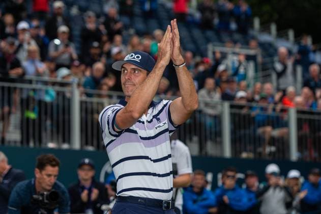 Billy Horschel of the USA acknowledges the crowd as he walks out receive his winners trophy after round 4 of the BMW PGA, Golf Herren Championship at the Wentworth Golf Club, Virginia Water, England on 22 September 2024. Copyright: xGrantxWinterx 41780507