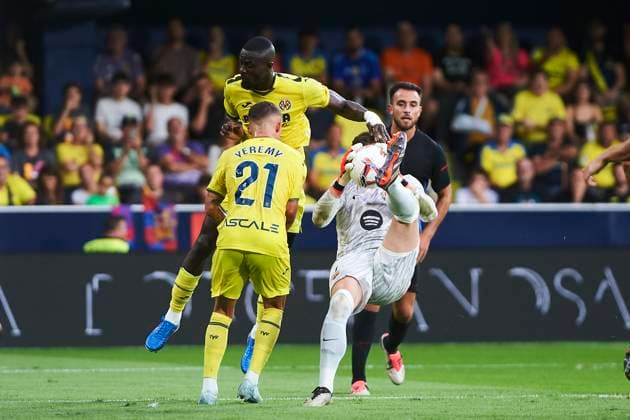 Marc Andre Ter Stegen FC Barcelona is injured during the LaLiga match between Villarreal CF and FC Barcelona at La Ceramica on September 22, 2024 in Villarreal, Spain Defodi 584 VILFCB20240922 27 Defodi-584