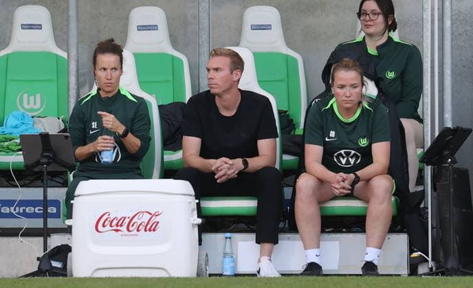 Women VfL Wolfsburg vs 1 FC Köln Wolfsburg, 22 09 2024, Football, Women, Season 24 25, Google Pixel Bundesliga, Matchday 3, VfL Wolfsburg vs 1 FC Köln, Picture shows VfL Coach Tommy Stroot Wolfsburg