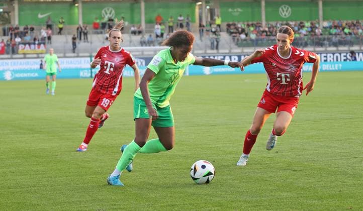 Women VfL Wolfsburg vs 1 FC Köln Wolfsburg, 22 09 2024, Football, Women, Season 24 25, Google Pixel Bundesliga, Matchday 3, VfL Wolfsburg vs 1 FC Köln, Picture shows Lineth Beerensteyn VfL, 9 Wolfsburg