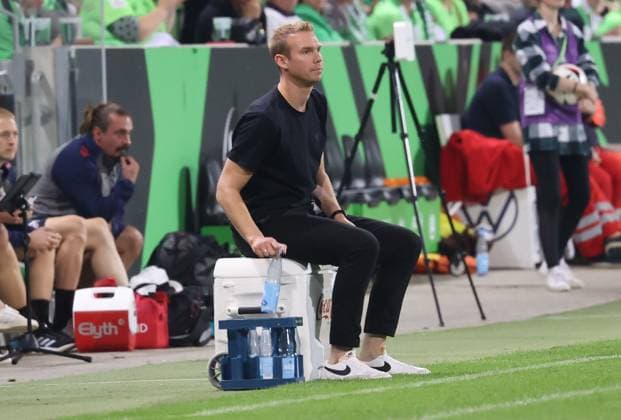 Women VfL Wolfsburg vs 1 FC Köln Wolfsburg, 22 09 2024, Football, Women, Season 24 25, Google Pixel Bundesliga, Matchday 3, VfL Wolfsburg vs 1 FC Köln, Picture shows VfL Coach Tommy Stroot Wolfsburg