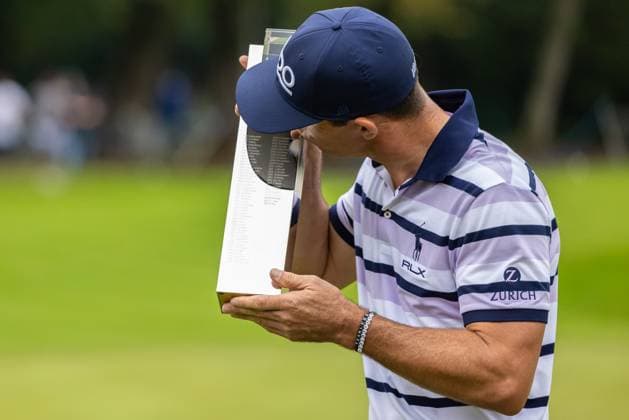 Golf - 2024 BMW PGA, Golf Herren Championship - DP World Tour - FiNAL Round - Wentworth - Sunday 22nd September 2024 Billy Horschel with the trophy after his win at Wentworth COLORSPORT DANIEL BEARHAM  csp_golf_pga_db_22092024_