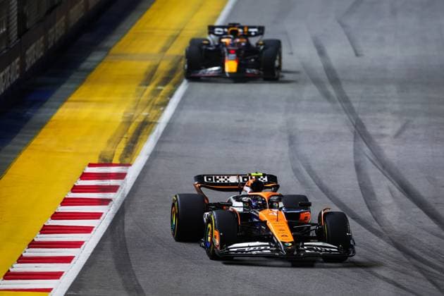 04 NORRIS Lando (gbr), McLaren F1 Team MCL38, action during the Formula 1 Singapore Grand Prix 2024, 18th round of the 2024 Formula One World Championship, WM, Weltmeisterschaft from September 20 to 22, 2024 on the Marina Bay Circuit, in Singapore, Singapore - F1 - SINGAPORE GRAND PRIX 2024 DPPI Panoramic  240922_R18_SINGAPORE_DP_AV3_4186
