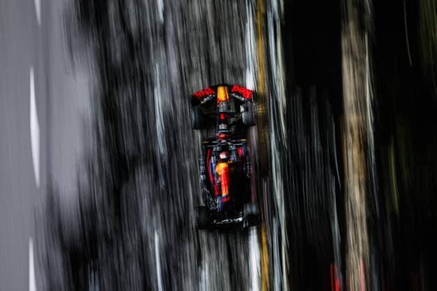 Sport Bilder des Tages 01 VERSTAPPEN Max (nld), Red Bull Racing RB20, action during the Formula 1 Singapore Grand Prix 2024, 18th round of the 2024 Formula One World Championship, WM, Weltmeisterschaft from September 20 to 22, 2024 on the Marina Bay Circuit, in Singapore, Singapore - F1 - SINGAPORE GRAND PRIX 2024 DPPI Panoramic  240922_R18_SINGAPORE_DP_AV3_6978