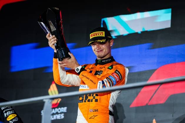 NORRIS Lando (gbr), McLaren F1 Team MCL38, portrait during the Formula 1 Singapore Grand Prix 2024, 18th round of the 2024 Formula One World Championship, WM, Weltmeisterschaft from September 20 to 22, 2024 on the Marina Bay Circuit, in Singapore, Singapore - F1 - SINGAPORE GRAND PRIX 2024 DPPI Panoramic  240922_R18_SINGAPORE_DP_FG002022
