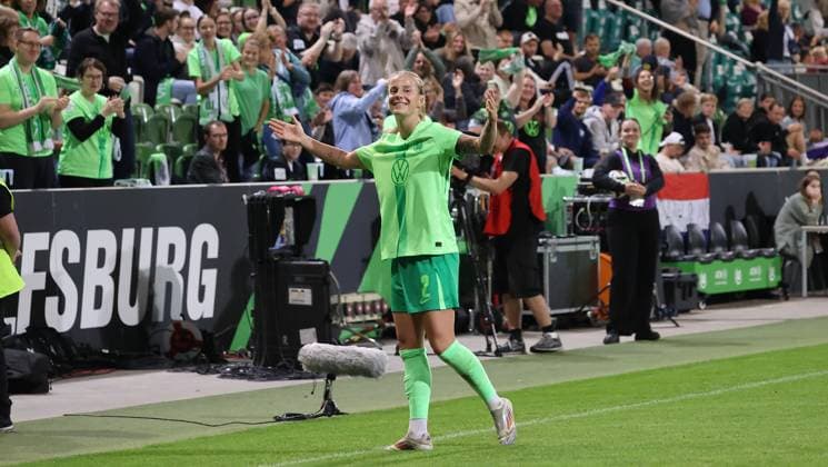 Women VfL Wolfsburg vs 1 FC Köln Wolfsburg, 22 09 2024, Soccer, Women, Season 24 25, Google Pixel Bundesliga, Matchday 3, VfL Wolfsburg vs 1 FC Köln, Picture shows jubilation over the goal to 4 1 for the Vfl by Lynn Wilms VfL, 2 Wolfsburg