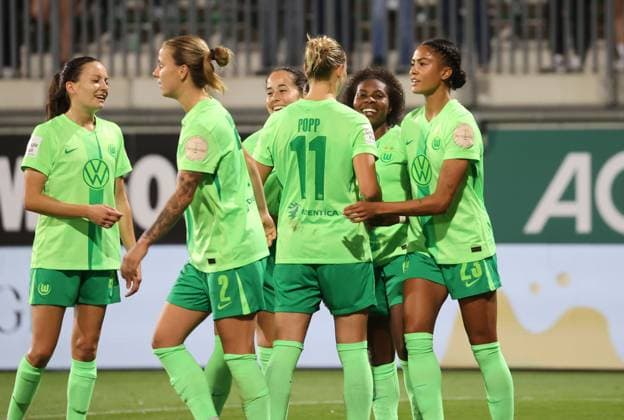 Women VfL Wolfsburg vs 1 FC Köln Wolfsburg, 22 09 2024, Football, Women, Season 24 25, Google Pixel Bundesliga, Matchday 3, VfL Wolfsburg vs 1 FC Köln, Picture shows jubilation over the goal to 5 1 for VfL by Lineth Beerenstyn VfL, 9 Wolfsburg
