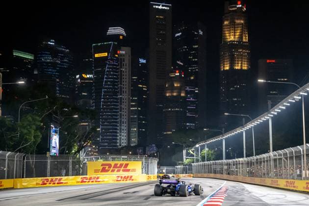 MARINA BAY, SINGAPORE: Franco Colapinto, racing for the Williams Racing team during the 2024 Formula 1 Singapore Grand Prix at the Marina Bay Street Circuit in Marina Bay, Singapore