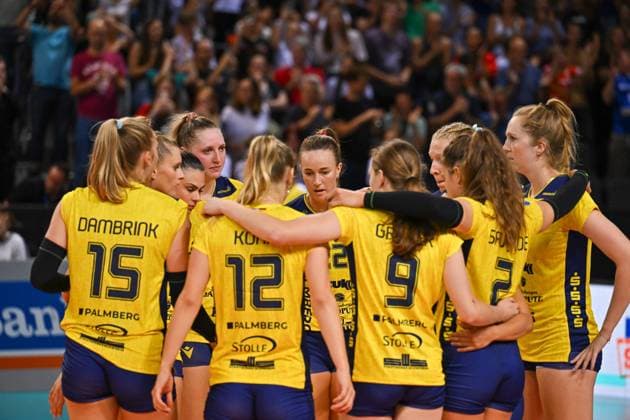 SuperCup Allianz MTV Stuttgart SSC Palmberg Schwerin 22 09 2024 SuperCup, Super Cup, Volleyball, Women, Season 2024 25, Allianz MTV Stuttgart in blue , against SSC Palmberg Schwerin in yellow , loser Schwerin Copyright: xBEAUTIFULxSPORTS TomxBlochx