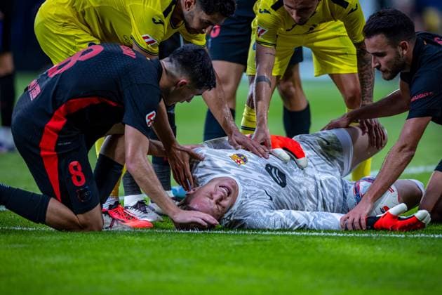 Soccer La Liga matchday 6 Real Madrid Espanyol Barcelona on 21 09 2024 at Estadio Santiago Bernabeu in Madrid Marc Andre ter Stegen Barcelona injured on the ground xPGSx