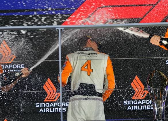 22 09 2024, Marina Bay Street Circuit, Singapore, FORMULA 1 SINGAPORE AIRLINES SINGAPORE GRAND PRIX 2024,in the picture winner Lando Norris GBR , McLaren F1 Team Defodi 506 20240922 hbr 0181 Defodi-506