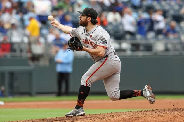 September 22, 2024: San Francisco Giants relief pitcher Ryan Walker (74) throws against the Kansas City Royals during the ninth inning at Kauffman Stadium in Kansas City, MO. CSM Kansas City United States of America - ZUMAc04_ 20240922_zma_c04_065 Copyright: xDavidxSmithx