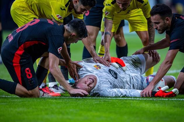 Soccer La Liga matchday 6 FC Villarreal FC Barcelona on 22 09 2024 at Estadio de la Ceramica in Villareal Marc Andre ter Stegen Barcelona injured on the ground xPGSx