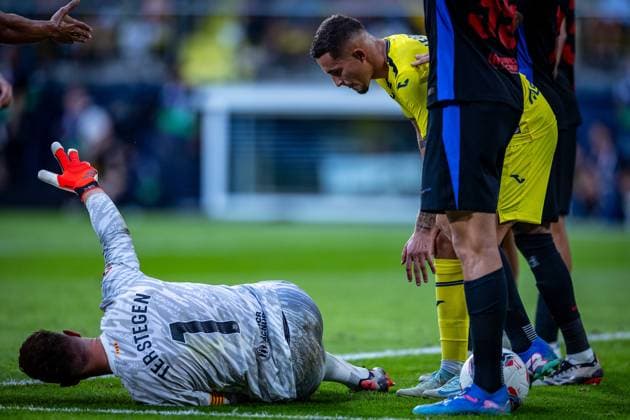 Soccer La Liga matchday 6 FC Villarreal FC Barcelona on 22 09 2024 at Estadio de la Ceramica in Villareal Marc Andre ter Stegen Barcelona injured on the ground xPGSx