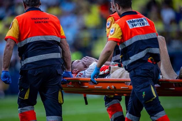 Soccer La Liga matchday 6 FC Villarreal FC Barcelona on 22 09 2024 at Estadio de la Ceramica in Villareal Marc Andre ter Stegen Barcelona is carried off the pitch injured xPGSx