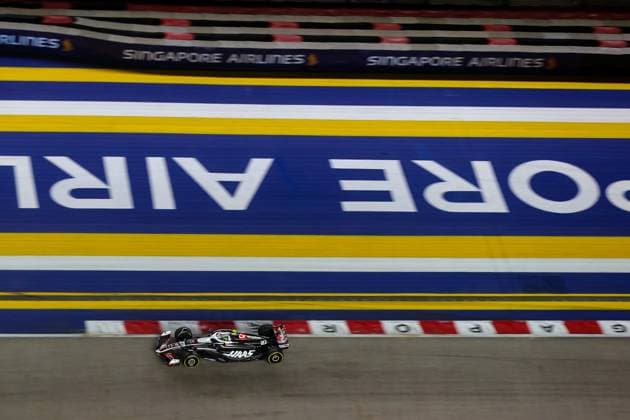 Circuit of Singapore 27 Nico Hülkenberg DEU) Moneygram Haas F1 Team USA) Haas VF-24 Ferrari, during the 2024 Formula 1 Singapore Grand Prix, 18th round of the 2024 Formula 1 World Championship, WM, Weltmeisterschaft from September 20 to 22, 2024 at the Singapore Circuit. (Philippe Nanchino SPP) Copyright: xPhilippexNanchinox xSPPx spp-en-EuSpIm-MPS_PNN_GP_Singapore_22Sep2024_SG050