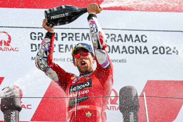 Bilder des Jahres 2024, Sport 09 September Sport Themen der Woche KW38 Sport Bilder des Tages MOTORI - MotoGP - Gran Premio Pramac dell’Emilia-Romagna - Race Enea Bastianini Italian Ducati Lenovo Team Ducati celebrates the first place of the Gran Premio Pramac dellâ??Emilia-Romagna race during Gran Premio Pramac dellâ??Emilia-Romagna - Race, MotoGP World Championship, WM, Weltmeisterschaft in Misano , Italy, September 22 2024 Misano Italy  Copyright: xIPAxSport ABACAx