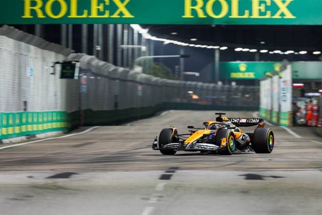 Formula 1, Singapore Grand Prix 2024, Sunday Race in Singapore - 22 Sept 2024 Oscar Piastri of Australia drives the (81) McLaren MCL37 during the F1 Grand Prix of Singapore at the Marina Bay Street Circuit. Singapore Singapore Copyright: xGeorgexHitchensx xSOPAxImagesx ghsingapore24_race_34