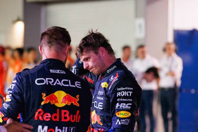 September 22, 2024, Singapore, Singapore: Max Verstappen of the Netherlands and Oracle Red Bull Racing talks to his engineer after the F1 Grand Prix Singapore at the Marina Bay Street Circuit. Singapore Singapore - ZUMAs197 20240922_aaa_s197_100 Copyright: xGeorgexHitchensx