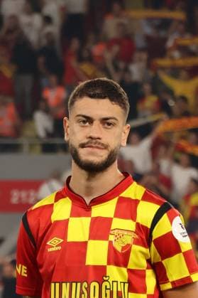 Romulo Jose Cardoso da Cruz of Goztepe during the Turkish Super League match between Goztepe and Kayserispor at Goztepe Gursel Aksel Stadium on September 23, 2024 in Izmir, Turkey. ( Photo by Seskimphoto ) Izmir Turkey Izmir Turkey Copyright: xSeskimphotox Goztepe-Kayserispor-23924 (31)