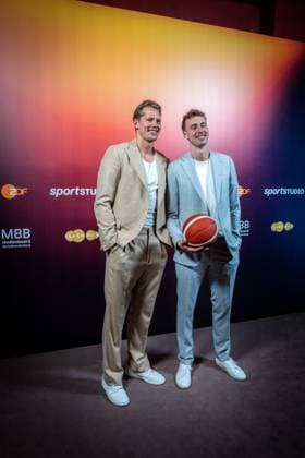 Basketball Berlin 24 09 2024 Premiere of the 4-part documentary series by Thomas Pletzinger and Timon Modersohn both not in the picture The Wagner Brothers at the Colosseum Filmtheater in Prenzlauer Berg Franz Wagner and Moritz Wagner