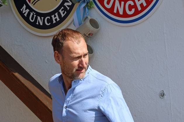 Jochen Sauer, Head of the FCB Youth Department, on campus, Portraet, Portrait, Football FC Bayern Munich traditional visit to the Munich Oktoberfest, Wiesn, Volksfest 22 09 2024 PHOTO Mladen Lackovic LakoPress