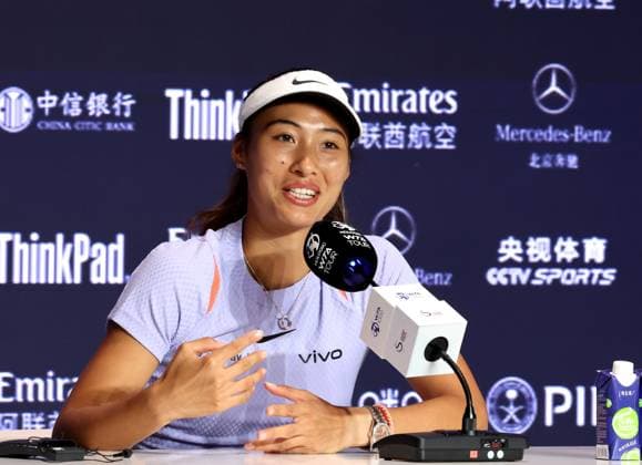 (240924) -- BEIJING, Sept. 24, 2024 -- Zheng Qinwen of China attends a press conference, PK, Pressekonferenz at the 2024 China Open tennis tournament in Beijing, capital of China, Sept. 24, 2024. ) (SP)CHINA-BEIJING-TENNIS-CHINA OPEN-PRESS CONFERENCE (CN) ZhangxChen 
