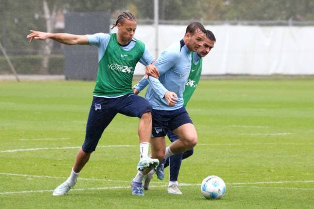 DEU, DFL, 2 FBL Hertha BSC, Training, 24 09 2024, Sportforum, Berlin, DEU, DFL, 2 FBL Hertha BSC, Training, im Bild Derry Scherhant Hertha BSC Berlin 39 , Pascal Klemens Hertha BSC Berlin 41 , Smail Prevljak Hertha BSC Berlin 9 DFL regulations prohibit any use of Photographs as image sequences and or quasi video Foto Juergen Engler nordphoto GmbH nordphotoxGmbHx xEngler nph00076