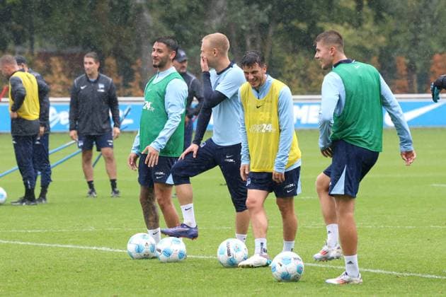 DEU, DFL, 2 FBL Hertha BSC, Training, 24 09 2024, Sportforum, Berlin, DEU, DFL, 2 FBL Hertha BSC, Training, in the picture Kevin Sessa Hertha BSC Berlin 8 , Jon Dabur Thorsteinsson Hertha BSC Berlin 24 , Diego Demme Hertha BSC Berlin 6 , Gustav Christensen Hertha BSC Berlin 26 DFL regulations prohibit any use of Photographs as image sequences and or quasi video Foto Juergen Engler nordphoto GmbH nordphotoxGmbHx xEngler nph00076