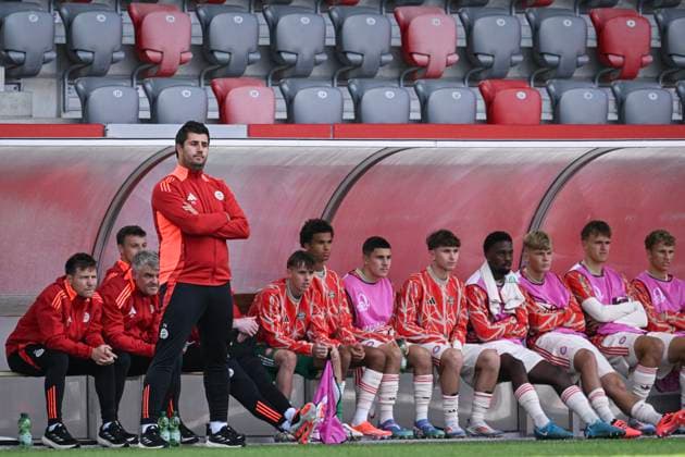 FUSSBALL Fussball UEFA Youth League 2024 2025 Vorrunde 1. Spieltag FC Bayern Muenchen - Dinamo Zagreb 17.09.2024 Trainer Peter Gaydarov (FC Bayern Muenchen) *** FOOTBALL Football UEFA Youth League 2024 2025 Preliminary Round 1 Matchday FC Bayern Muenchen Dinamo Zagreb 17 09 2024 Coach Peter Gaydarov FC Bayern Muenchen