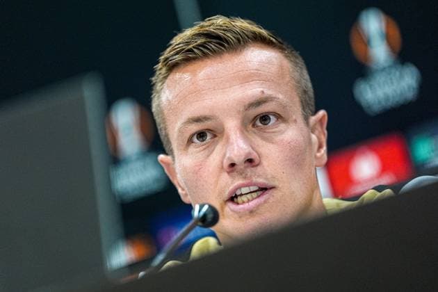 2024-09-24 AZ Alkmaar press conference, PK, Pressekonferenz ALKMAAR, NETHERLANDS - SEPTEMBER 24: Jordy Clasie of AZ Alkmaar speaking during the AZ Alkmaar Press Conference ahead of the UEFA Europa League match between AZ Alkmaar and Elfsborg at AFAS Stadion on September 24, 2024 in Alkmaar, Netherlands. Alkmaar AFAS Stadion Netherlands Content not available for redistribution in The Netherlands directly or indirectly through any third parties. Copyright: xEdxvanxdexPolx
