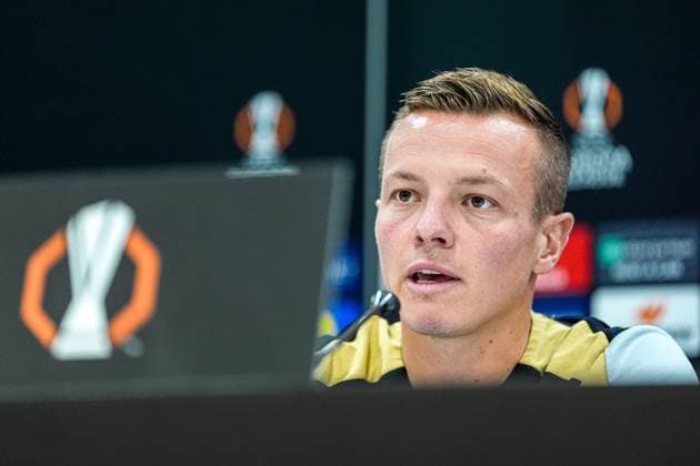 2024-09-24 AZ Alkmaar press conference, PK, Pressekonferenz ALKMAAR, NETHERLANDS - SEPTEMBER 24: Jordy Clasie of AZ Alkmaar speaking during the AZ Alkmaar Press Conference ahead of the UEFA Europa League match between AZ Alkmaar and Elfsborg at AFAS Stadion on September 24, 2024 in Alkmaar, Netherlands. Alkmaar AFAS Stadion Netherlands Content not available for redistribution in The Netherlands directly or indirectly through any third parties. Copyright: xEdxvanxdexPolx