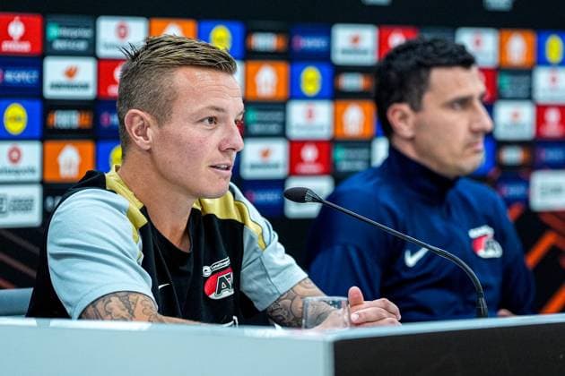 2024-09-24 AZ Alkmaar press conference, PK, Pressekonferenz ALKMAAR, NETHERLANDS - SEPTEMBER 24: Jordy Clasie of AZ Alkmaar speaking during the AZ Alkmaar Press Conference ahead of the UEFA Europa League match between AZ Alkmaar and Elfsborg at AFAS Stadion on September 24, 2024 in Alkmaar, Netherlands. Alkmaar AFAS Stadion Netherlands Content not available for redistribution in The Netherlands directly or indirectly through any third parties. Copyright: xEdxvanxdexPolx
