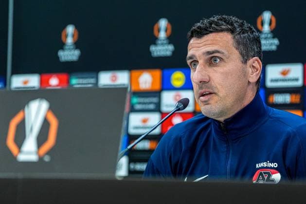 2024-09-24 AZ Alkmaar press conference, PK, Pressekonferenz ALKMAAR, NETHERLANDS - SEPTEMBER 24: head coach Maarten Martens of AZ Alkmaar speaking during the AZ Alkmaar Press Conference ahead of the UEFA Europa League match between AZ Alkmaar and Elfsborg at AFAS Stadion on September 24, 2024 in Alkmaar, Netherlands. Alkmaar AFAS Stadion Netherlands Content not available for redistribution in The Netherlands directly or indirectly through any third parties. Copyright: xEdxvanxdexPolx