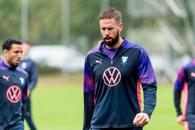 240925 Pontus Jansson of Malmö FF looks dejected during a training session with Malmö FF on September 25, 2024 in Malmö Photo Christian Örnberg BILDBYRAN COP 166 CO0469 fotboll football soccer fotball uefa europa league träning practice training malmö ff bbeng depp  Copyright: CHRISTIANxÖRNBERG BB240925CO017