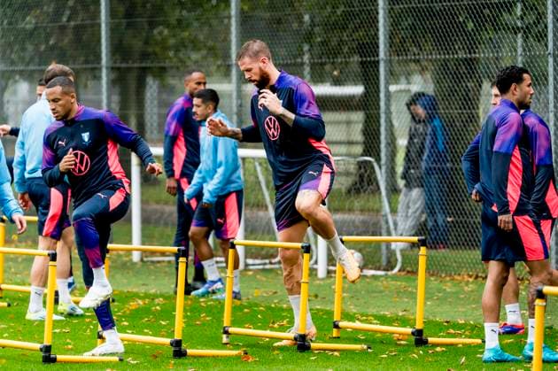 240925 Martin Olsson and Pontus Jansson during a training session with Malmö FF on September 25, 2024 in Malmö Photo Christian Örnberg BILDBYRAN COP 166 CO0469 fotboll football soccer fotball uefa europa league träning practice training malmö ff bbeng  Copyright: CHRISTIANxÖRNBERG BB240925CO025