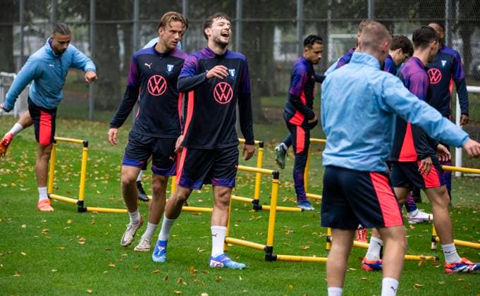 MALMÖ 2024 09 25 A happy Colin Rösler in the rain on Hybria at Wednesdays training with MFF before the Europa League match against Rangers CITY SWEDEN x50090x  Copyright: xJohanxNilsson TTx MFF TRÄNING OCH PK INFÖR EUROPA LEAGUE MÖTET MOT RANGERS
