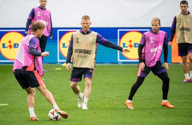 MALMÖ 2024 09 25 Anders Christiansen and Oscar Lewicki at Wednesdays training with MFF at Eleda Stadion ahead of the Europa League match against Rangers CITY SWEDEN x50090x  Copyright: xJohanxNilsson TTx MFF TRÄNING OCH PK INFÖR EUROPA LEAGUE MÖTET MOT RANGERS