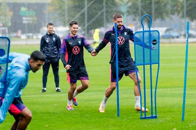 240925 Lasse Berg Johnsen and Pontus Jansson during a training session with Malmö FF on September 25, 2024 in Malmö Photo Christian Örnberg BILDBYRAN COP 166 CO0469 fotboll football soccer fotball uefa europa league träning practice training malmö ff bbeng  Copyright: CHRISTIANxÖRNBERG BB240925CO068