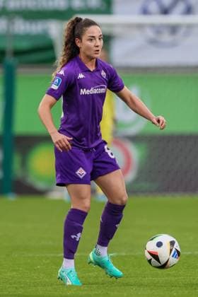 v li Maria Luisa Filangeri AC Florence, 85 on the ball, cropped, single image, full body, action, action scene, 25 09 2024, Wolfsburg Germany , Football, UEFA Womens Champions League, VfL Wolfsburg AC Florence xobx