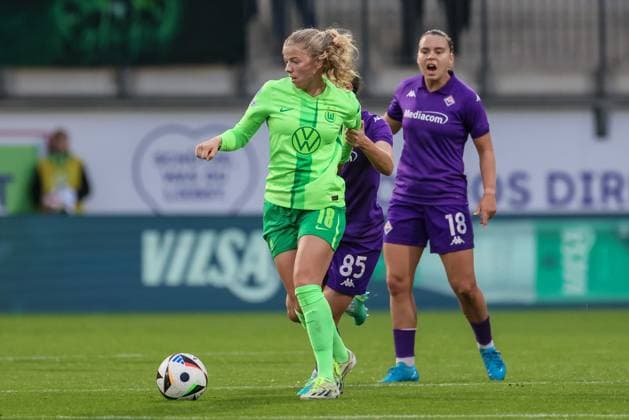 from left Justine Kielland VfL Wolfsburg, 18 and Maria Luisa Filangeri AC Florence, 85 in duel, duel, dynamics, action, action, match scene, 25 09 2024, Wolfsburg Germany , Football, UEFA Womens Champions League, VfL Wolfsburg AC Florence xobx