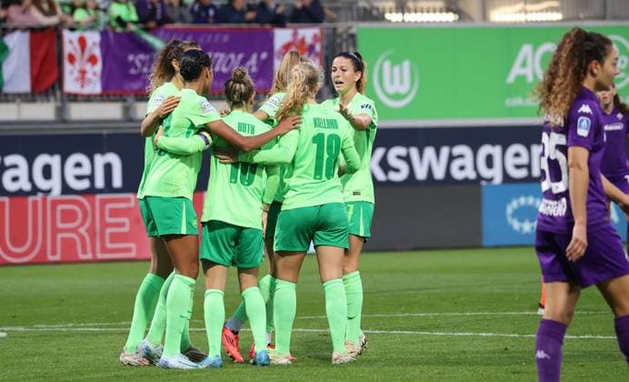 Women UWCL VfL Wolfsburg vs AC Florence Wolfsburg, 25 09 2024, Football, Women, Season 24 25, Women s Champions League, Qualification, 2 Round, Second leg, VfL Wolfsburg vs ACF Fiorentina, Picture shows VfL celebrating the goal for 2 0 by Vivien Endemann VfL, 25 Wolfsburg