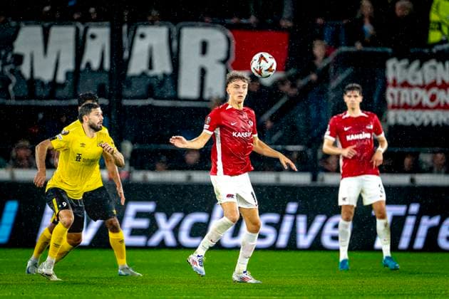 AZ Alkmaar midfielder Sven Mijnans, during the match AZ Elfsborg at the AZ Stadium for the UEFA Europa League League phase Matchday 1 season 2024 2025 in ALKMAAR, Netherlands on 25 september 2024, photo by Marcel van Dorst EYE4images DeFodi Images Defodi 746 190481 Defodi-746