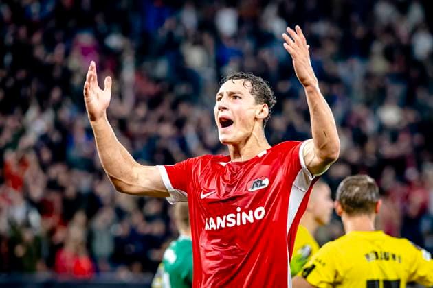 AZ Alkmaar forwarder Ruben van Bommel scores the 1 1 and celebrating the goal, during the match AZ Elfsborg at the AZ Stadium for the UEFA Europa League League phase Matchday 1 season 2024 2025 in ALKMAAR, Netherlands on 25 september 2024, photo by Marcel van Dorst EYE4images DeFodi Images Defodi 746 190493 Defodi-746