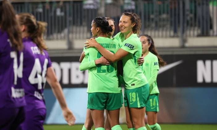 Women UWCL VfL Wolfsburg vs AC Florence Wolfsburg, 25 09 2024, Football, Women, Season 24 25, Women s Champions League, Qualification, 2 Round, Second leg, VfL Wolfsburg vs ACF Fiorentina, Picture shows jubilation over the goal to 4 0 for VfL by Jule Brand VfL, 29 Wolfsburg