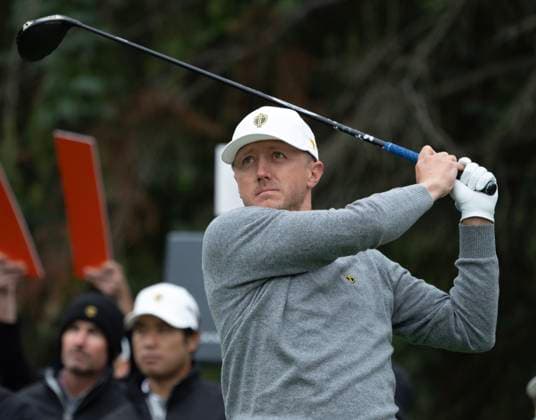 September 25, 2024, Ile Bizard, Pq, Canada: International team member Mackenzie Hughes of Canada, watches his drive during practice at the Presidents Cup golf tournament at Royal Montreal Wednesday, September 25, 2024 Montreal. Canada News - September 25, 2024  - ZUMAc35_ 20240925_zaf_c35_036 Copyright: xRyanxRemiorzx