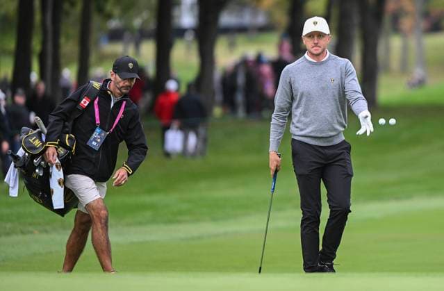 September 25, 2024, Montreal, Pq, Canada: International team member Mackenzie Hughes of Canada tosses balls onto the eleventh green during a practice round at the Presidents Cup at Royal Montreal Golf Club in Montreal, Wednesday, September 25, 2024. Canada News - September 25, 2024  - ZUMAc35_ 20240925_zaf_c35_039 Copyright: xGrahamxHughesx